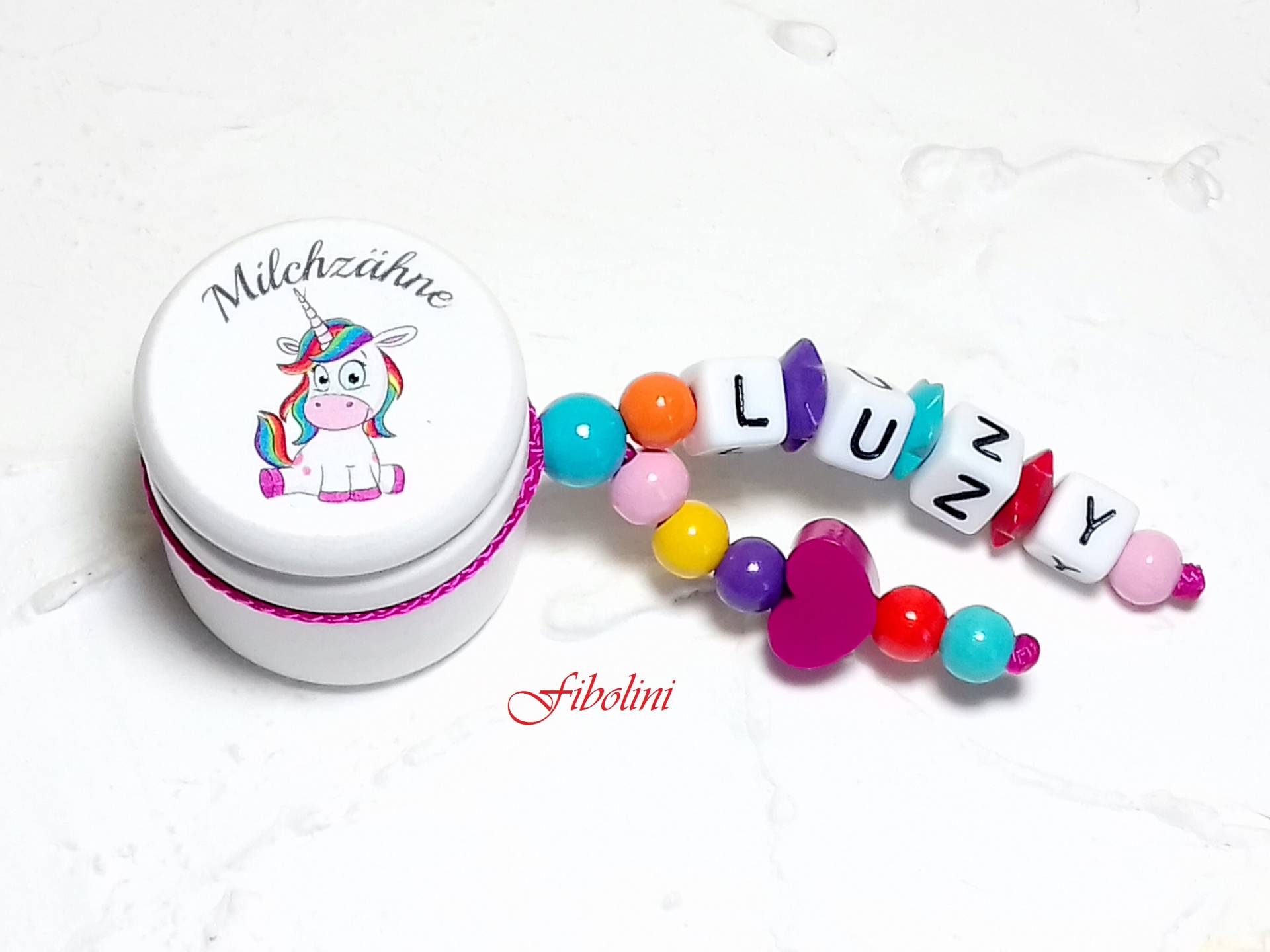 Milchzahndose "Fantasy". Weiß, Türkis, Orange, Lila, Dunkelrot, Rosa, Gelb, Pink, Rot, Zuckertüte, Schule, Zahn, Aufbewahrung, Dose, Holz Milchzahndose "Fantasy". Weiß, Türkis, Orange, Lila, Dunkelrot, Rosa, Gelb, Pink, Rot, Zuckertüte, Schule, Zahn, Aufbewahrung, Dose, Holz von Fibolini