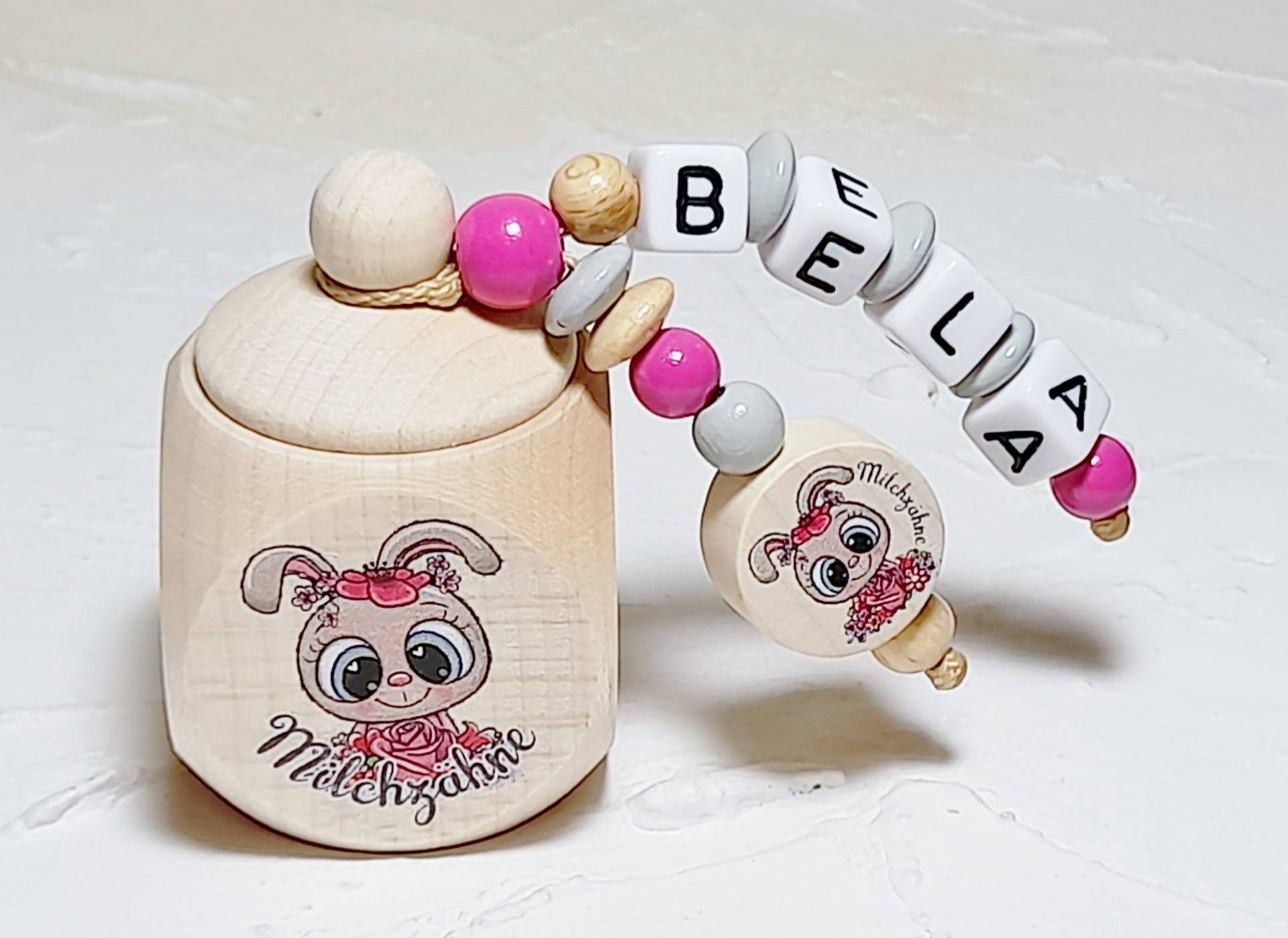 Milchzahndose "Hoppel". Zahn Fee Elfe Hase Altrosa Grau Beige Personalisiert Mit Namen Mädchen Kindergarten Kindergeburtstag Schulstart Diy Milchzahndose "Hoppel". Zahn Fee Elfe Hase Altrosa Grau Beige Personalisiert Mit Namen Mädchen Kindergarten Kindergeburtstag Schulstart Diy von Fibolini