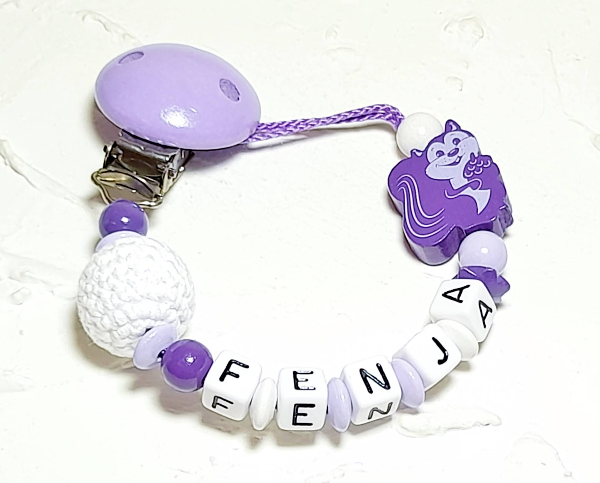 Schnullerkette "Eichhörnchen". Flieder, Weiß, Lila, Wald, Babyparty, Mit Name, Personalisiert, Nuckelkette, Schnuller, Schnullerhalter, Diy Schnullerkette "Eichhörnchen". Flieder, Weiß, Lila, Wald, Babyparty, Mit Name, Personalisiert, Nuckelkette, Schnuller, Schnullerhalter, Diy von Fibolini