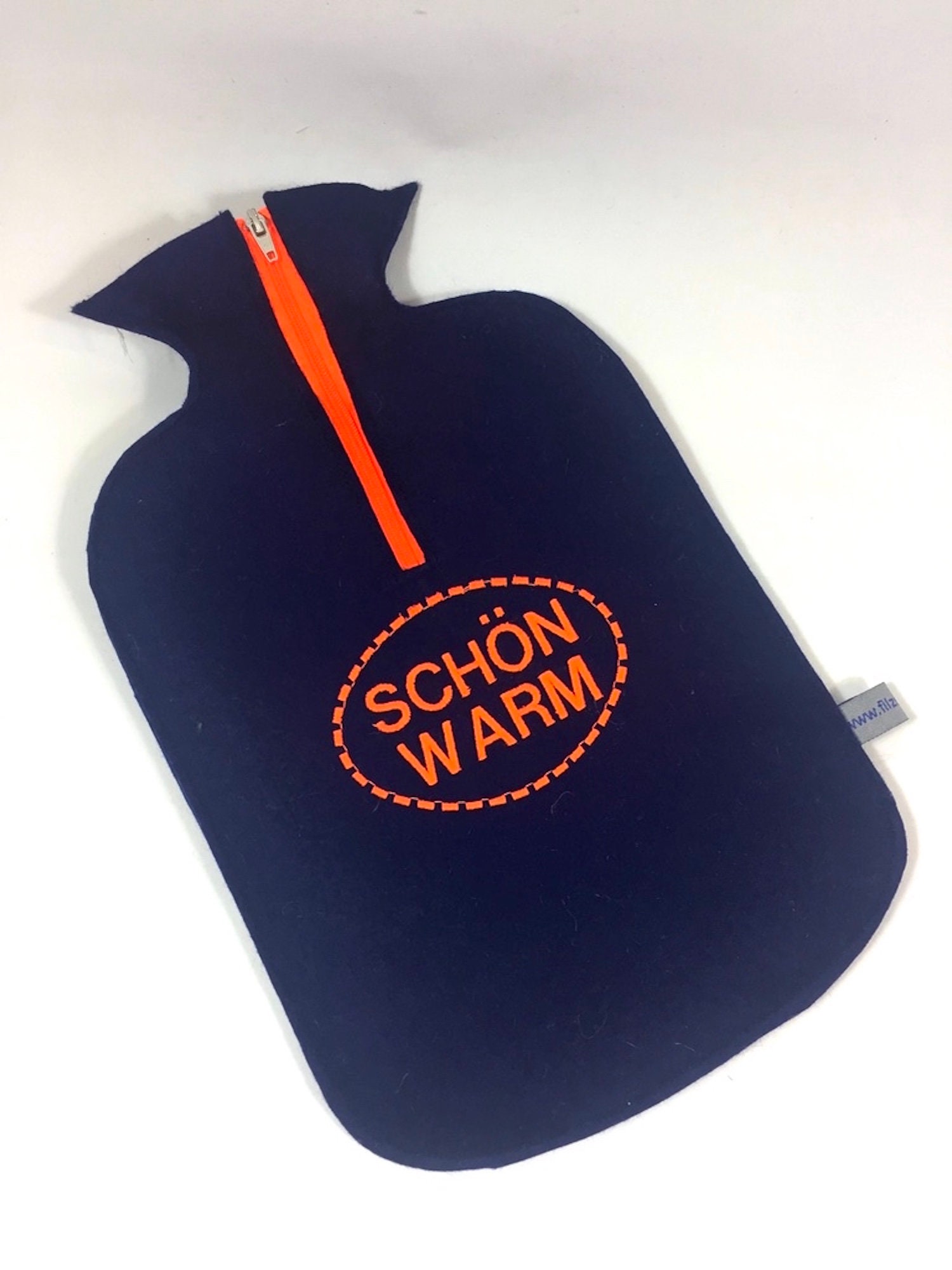 Filz - Kuschelwärmflaschenhülle in Dunkelblau Mit "Schön Warm" Filz - Kuschelwärmflaschenhülle in Dunkelblau Mit "Schön Warm" von Filzschnitt