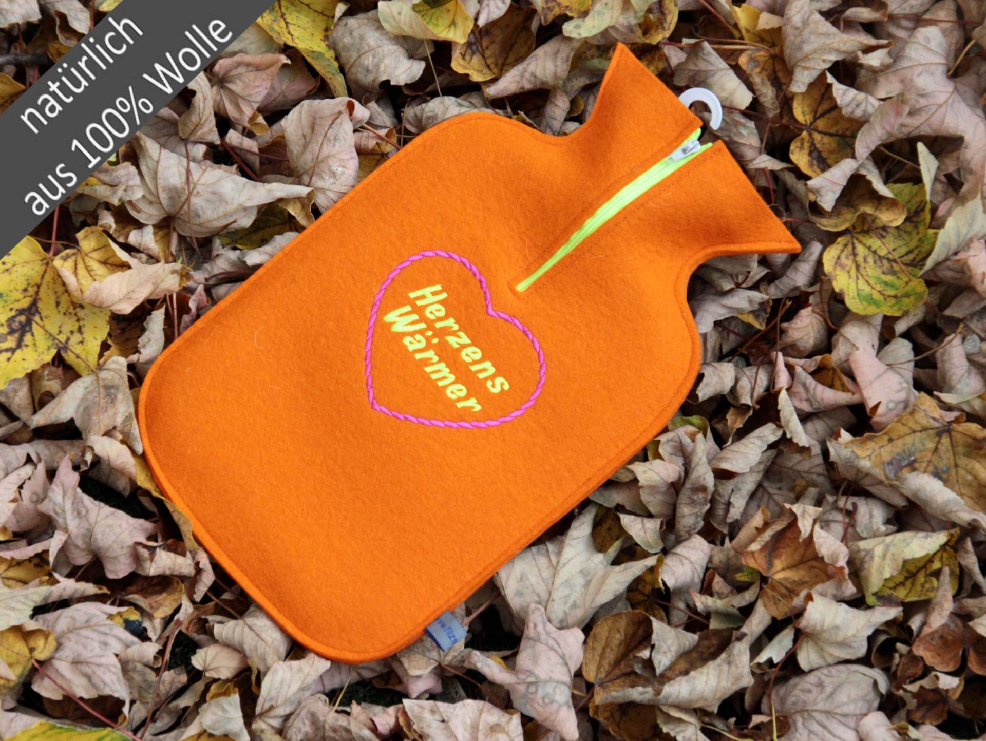 Filz - Kuschelwärmflaschenhülle in Orange Mit "Herzens Wärmer" Filz - Kuschelwärmflaschenhülle in Orange Mit "Herzens Wärmer" von Filzschnitt