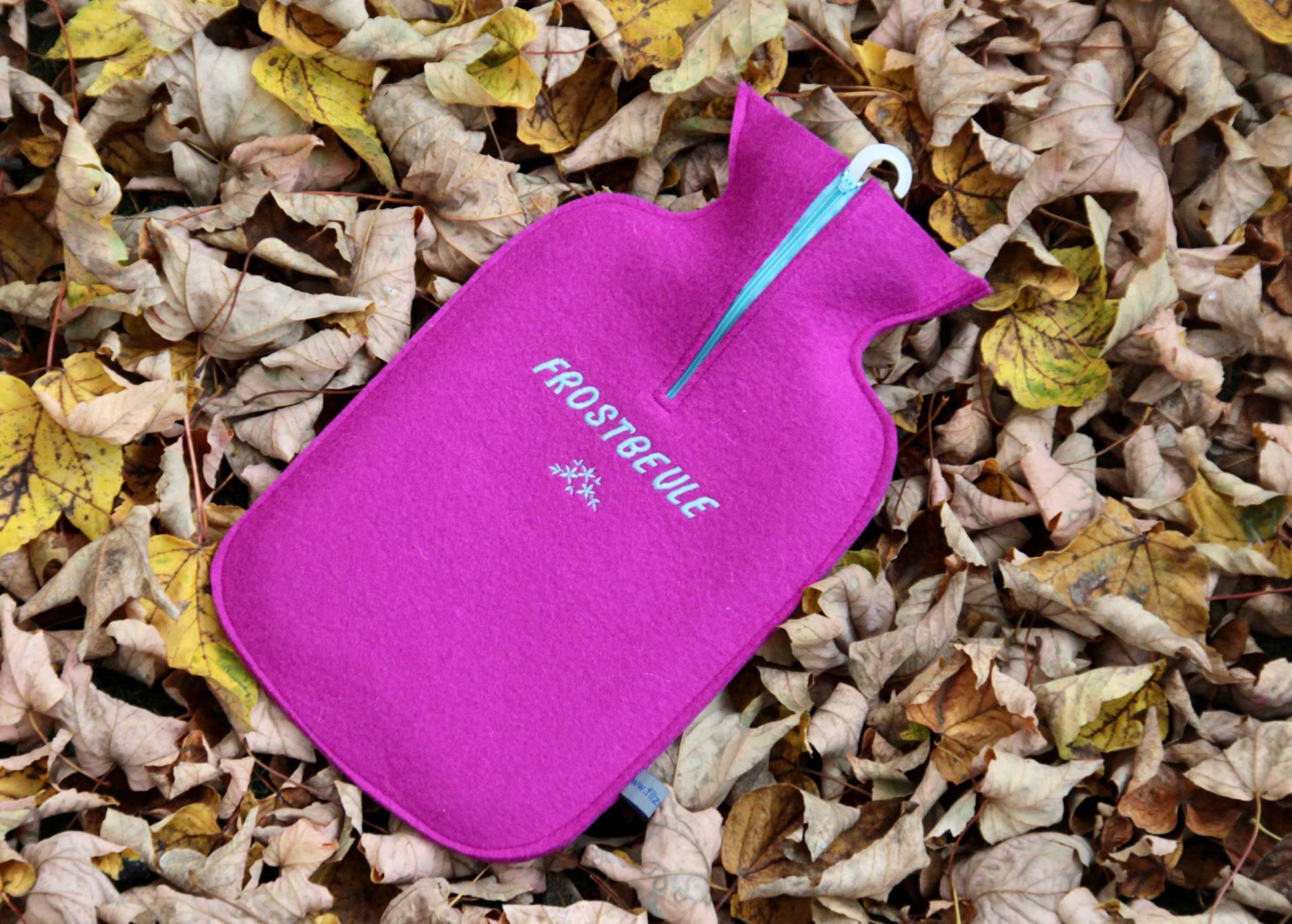 Filz - Kuschelwärmflaschenhülle in Pink Mit "Frostbeule" Filz - Kuschelwärmflaschenhülle in Pink Mit "Frostbeule" von Filzschnitt