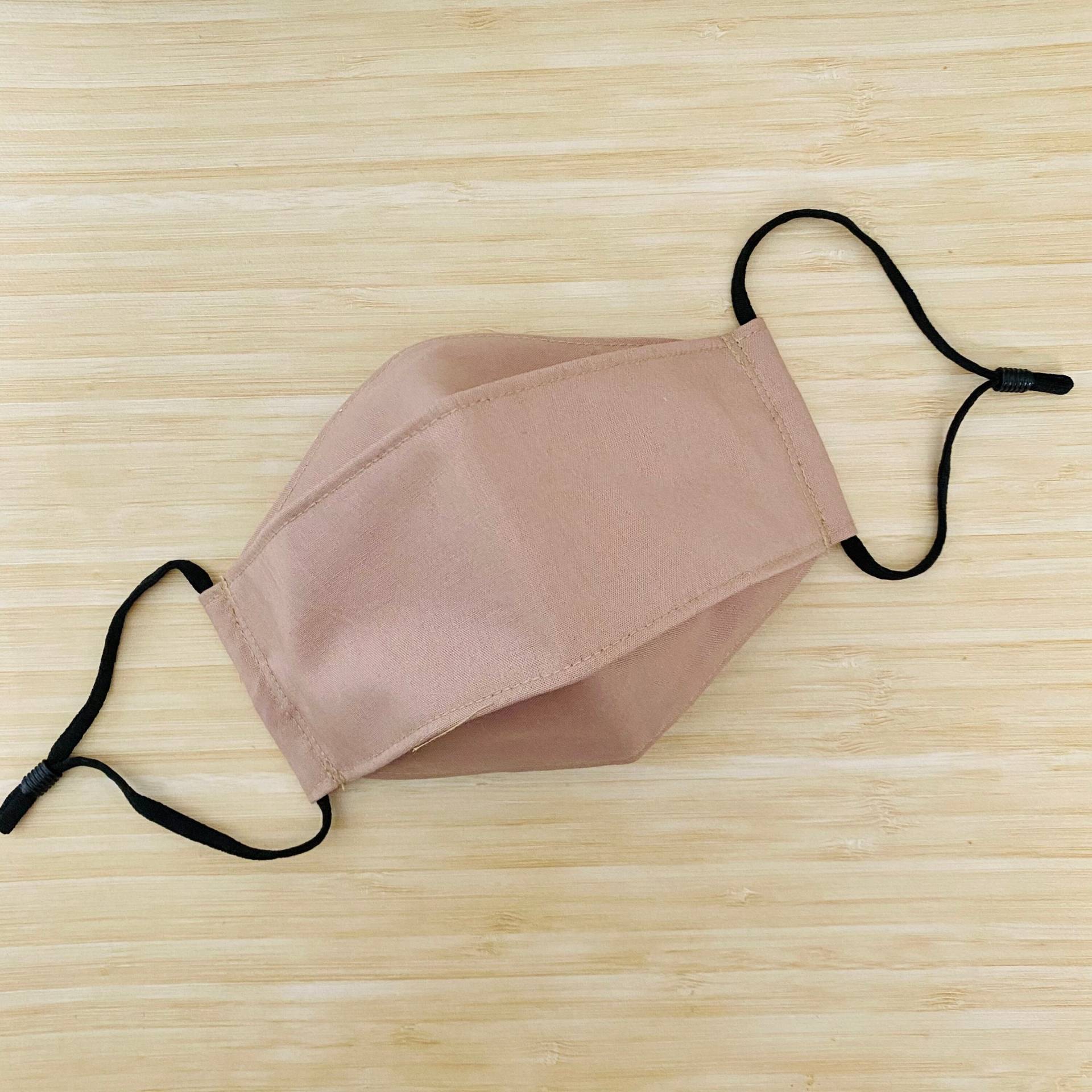 Beige 3-D Baumwolle Gesichtsmaske Beige 3-D Baumwolle Gesichtsmaske von Floralandleaves