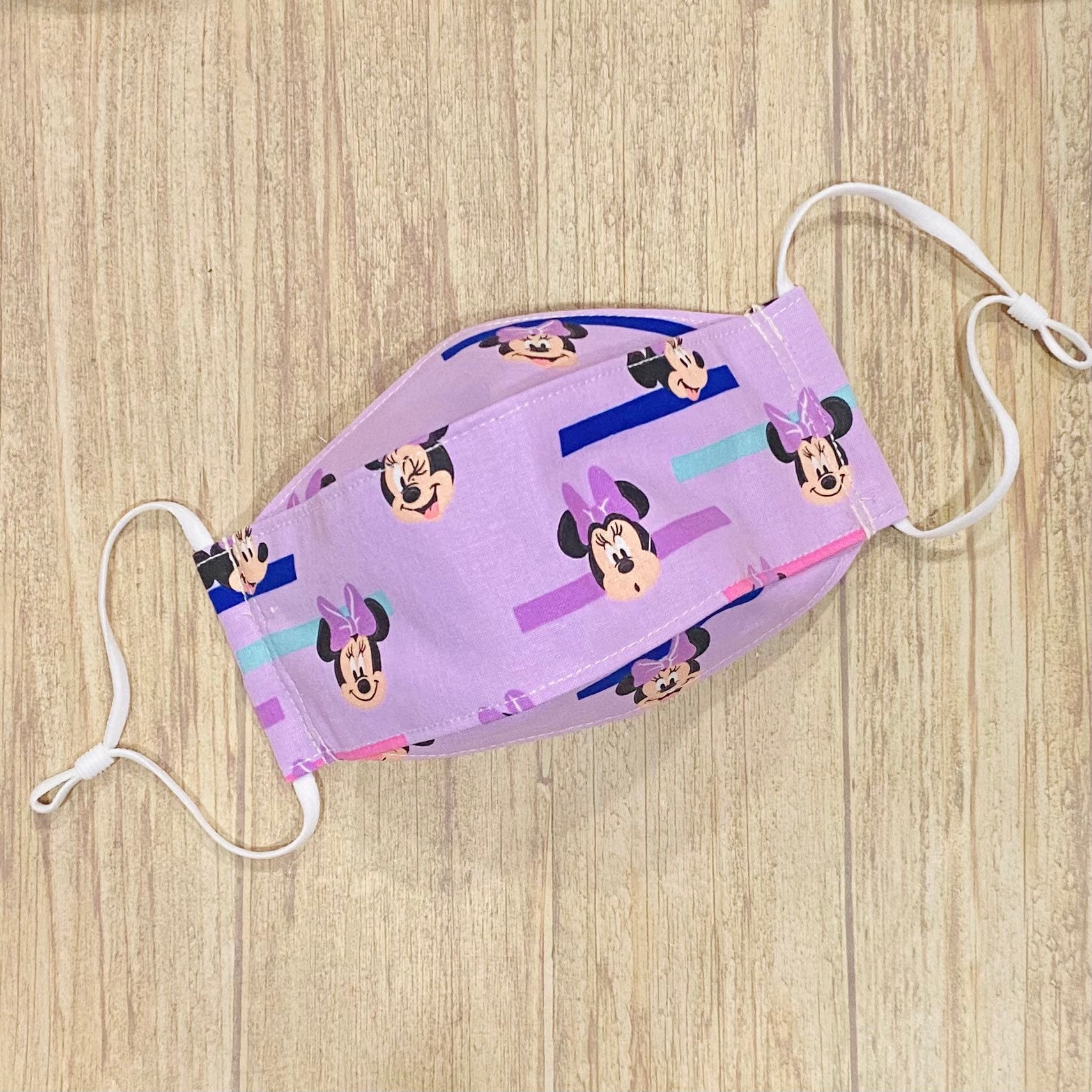 Minny Maus Flieder 80Er Dash Print Baumwolle 3-D Gesichtsmaske Minny Maus Flieder 80Er Dash Print Baumwolle 3-D Gesichtsmaske von Floralandleaves