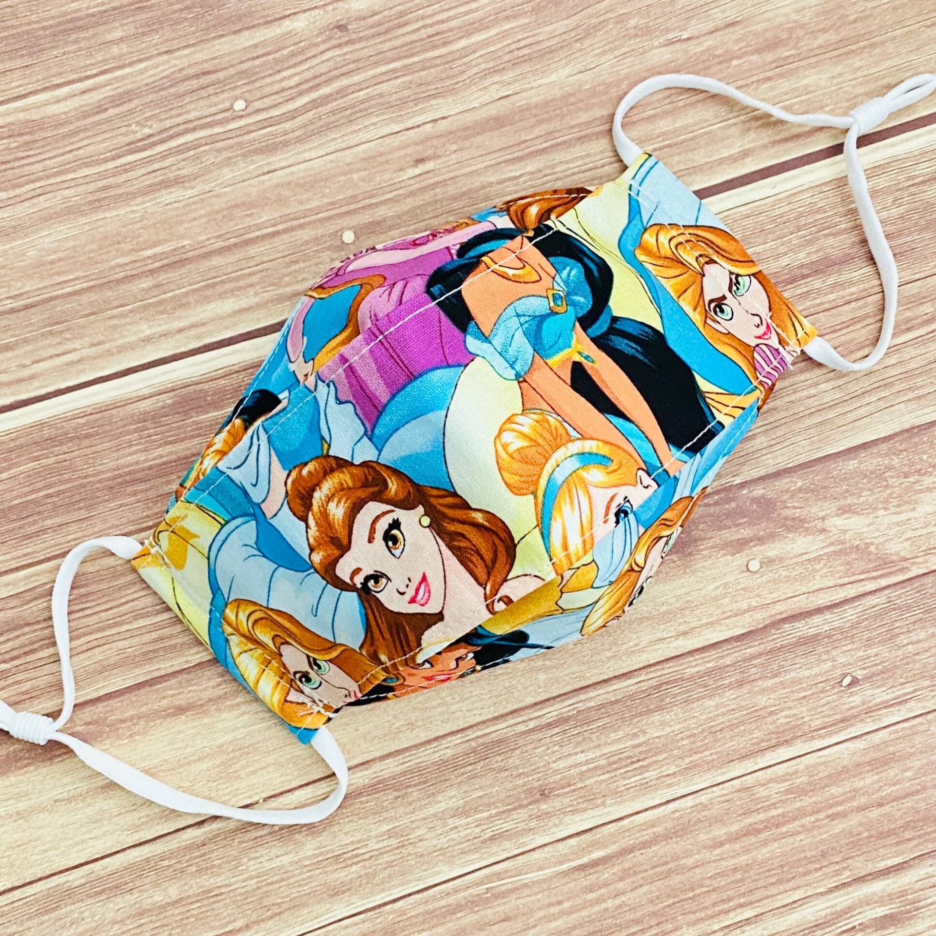 Verschiedene Magic Princesses Print Baumwolle 3-D Maske Verschiedene Magic Princesses Print Baumwolle 3-D Maske von Floralandleaves