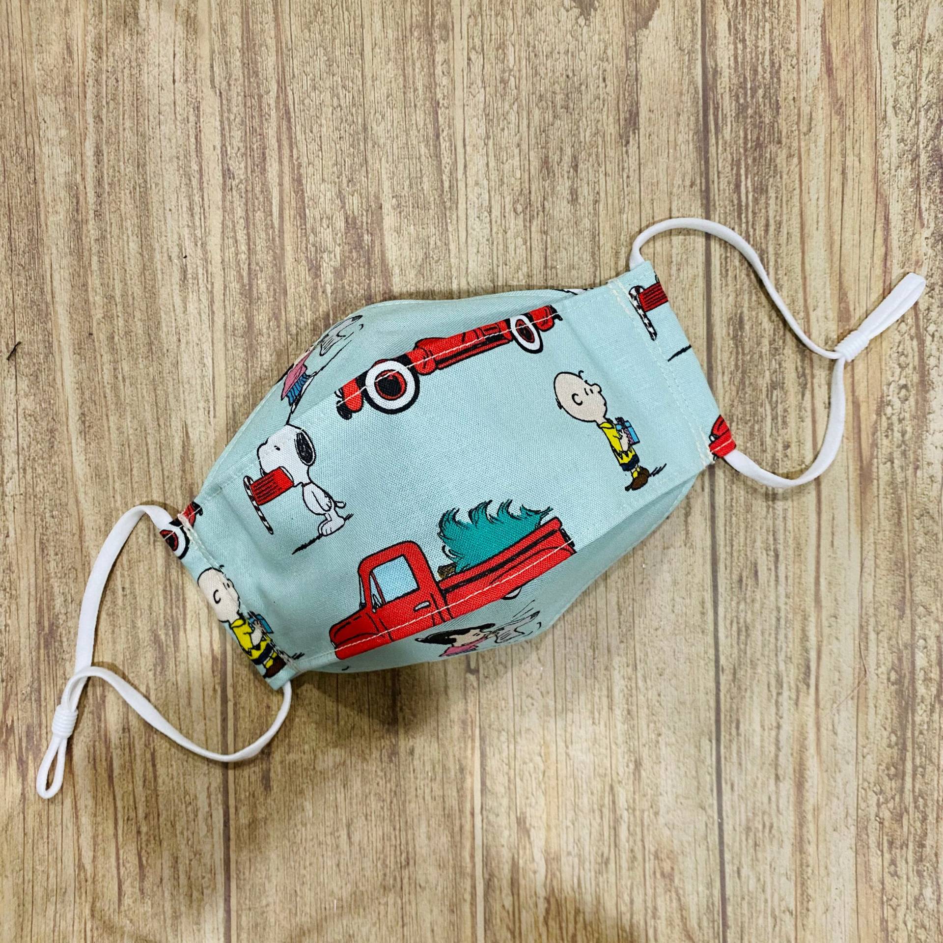 Winter Fun Christmas "Erdnuss Pals Red Truck Tree" Print Baumwolle 3-D Gesichtsmaske Winter Fun Christmas "Erdnuss Pals Red Truck Tree" Print Baumwolle 3-D Gesichtsmaske von Floralandleaves