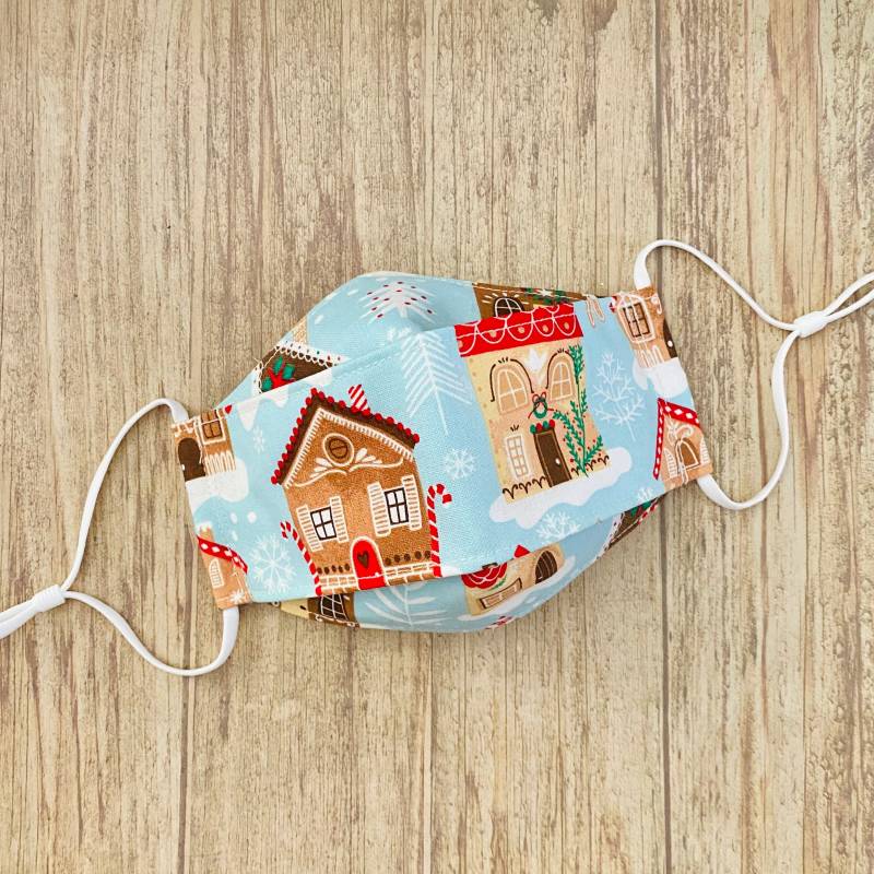 Winter Fun Christmas "Lebkuchenhaus" Print Baumwolle 3-D Gesichtsmaske von Floralandleaves