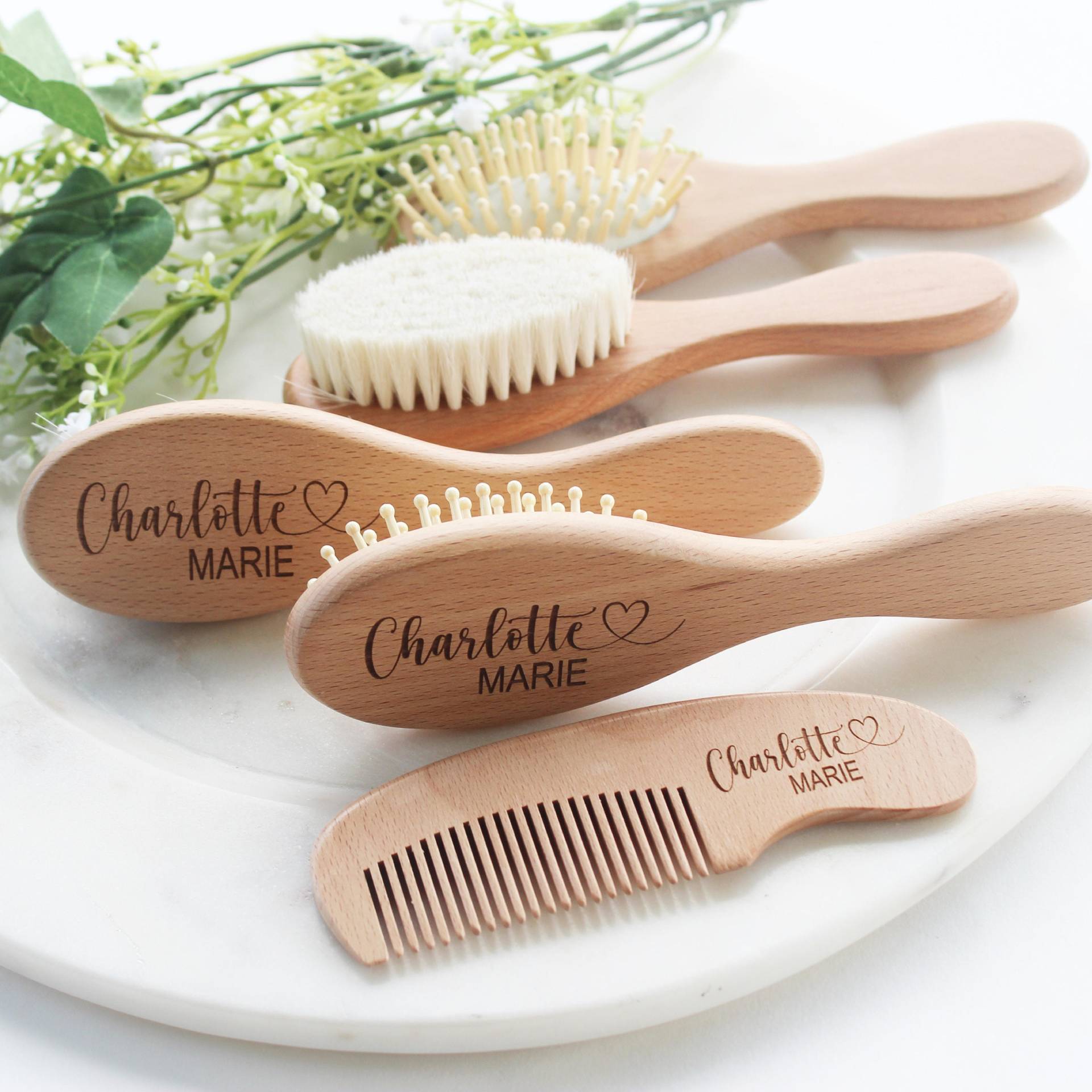 Geschenk Für Mädchen | Personalisierte Hölzerne Baby-Haarbürste Benutzerdefinierte Babybürste Babypartygeschenk Baby-Andenken Geschenk Für Mädchen | Personalisierte Hölzerne Baby-Haarbürste Benutzerdefinierte Babybürste Babypartygeschenk Baby-Andenken von ForeverPersonalized0