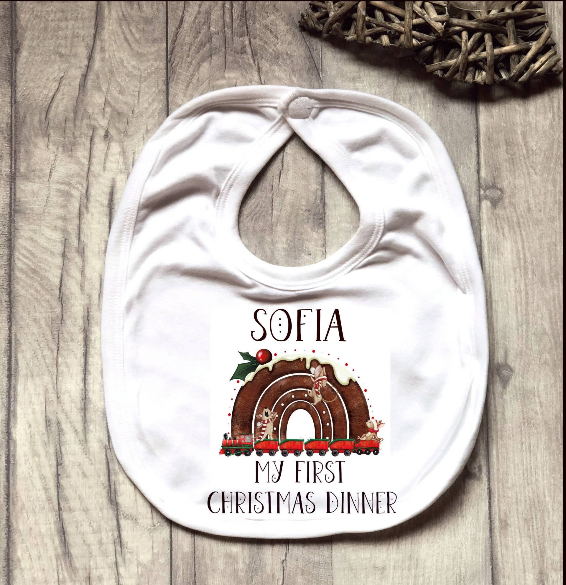 Personalisiertes Baby 1st Xmas Dinner Bib, My First Christmas Es Rentier Rainbow Bib Personalisiertes Baby 1st Xmas Dinner Bib, My First Christmas Es Rentier Rainbow Bib von Forgetmeknotwales