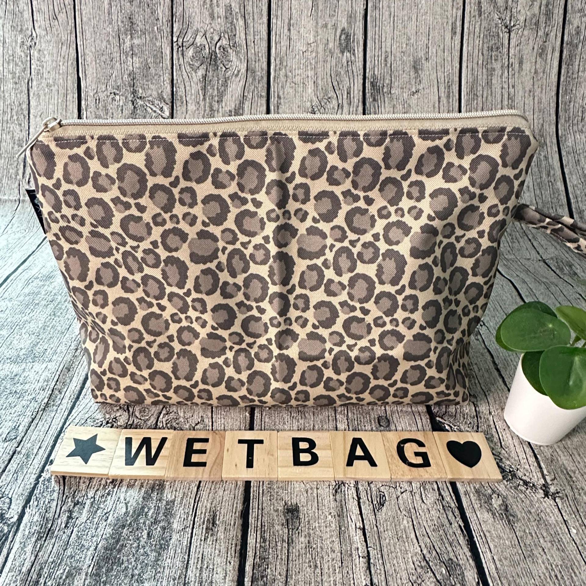 Wetbag Nasstasche Waschtasche Wechseltasche Wickeltasche Wechselkleidung Badetasche Schwimmtasche Kindergartenkind Kita Namensfeld Getigert Wetbag Nasstasche Waschtasche Wechseltasche Wickeltasche Wechselkleidung Badetasche Schwimmtasche Kindergartenkind Kita Namensfeld Getigert von FoxFrogShop