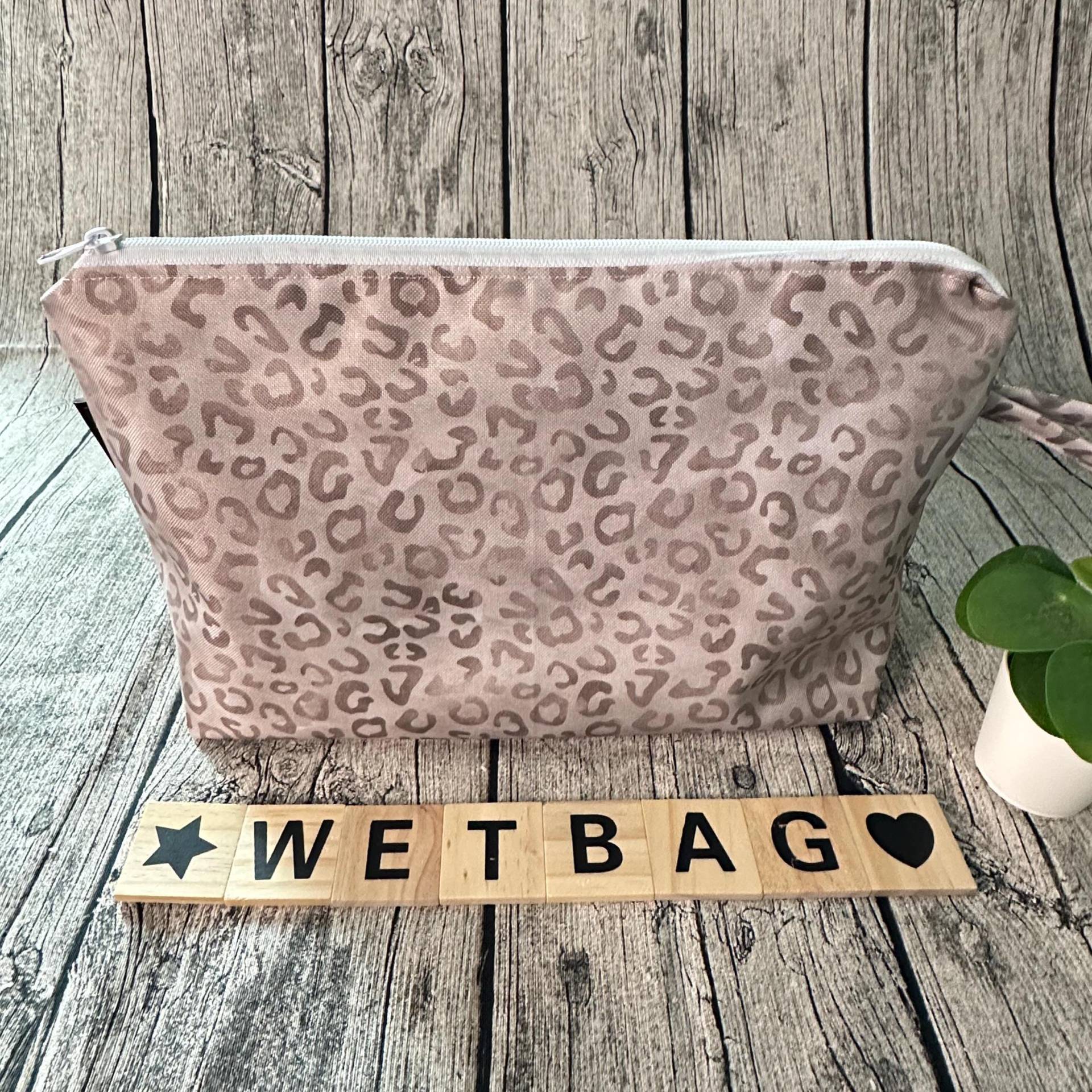 Wetbag Nasstasche Waschtasche Wechseltasche Wickeltasche Wechselkleidung Badetasche Schwimmtasche Kindergartenkind Kita Namensfeld Getigert Wetbag Nasstasche Waschtasche Wechseltasche Wickeltasche Wechselkleidung Badetasche Schwimmtasche Kindergartenkind Kita Namensfeld Getigert von FoxFrogShop