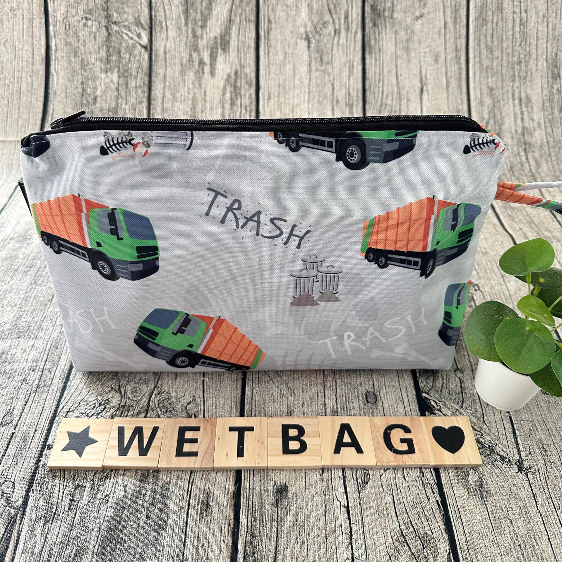 Wetbag Nasstasche Waschtasche Wechseltasche Wickeltasche Wechselkleidung Badetasche Schwimmtasche Kindergartenkind Kita Namensfeld Müllauto Wetbag Nasstasche Waschtasche Wechseltasche Wickeltasche Wechselkleidung Badetasche Schwimmtasche Kindergartenkind Kita Namensfeld Müllauto von FoxFrogShop