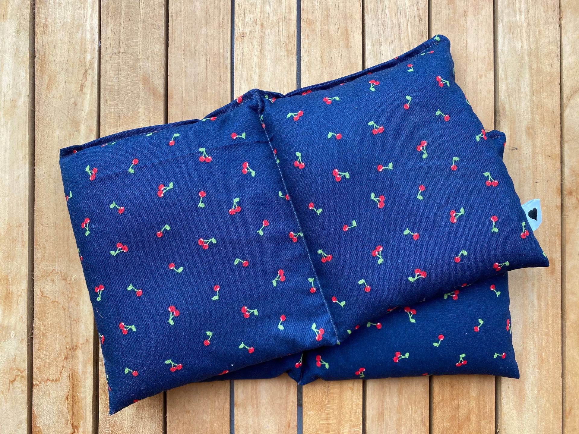 Körnerkissen Wärmekissen Rapskissen Gr L Blau Mit Kirschen Körnerkissen Wärmekissen Rapskissen Gr L Blau Mit Kirschen von FraeuleinMina