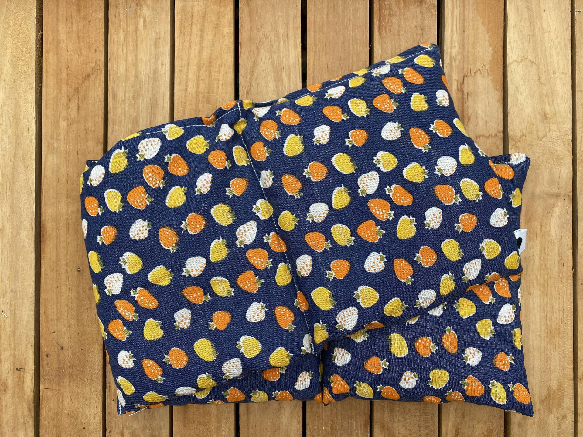 Wärmekissen Gr. L Blau Erdbeeren Rapskissen Körnerkissen Wärmekissen Gr. L Blau Erdbeeren Rapskissen Körnerkissen von FraeuleinMina