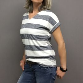 Basic-Shirt  mit  Ärmelaufschlag von Frau Schnitte