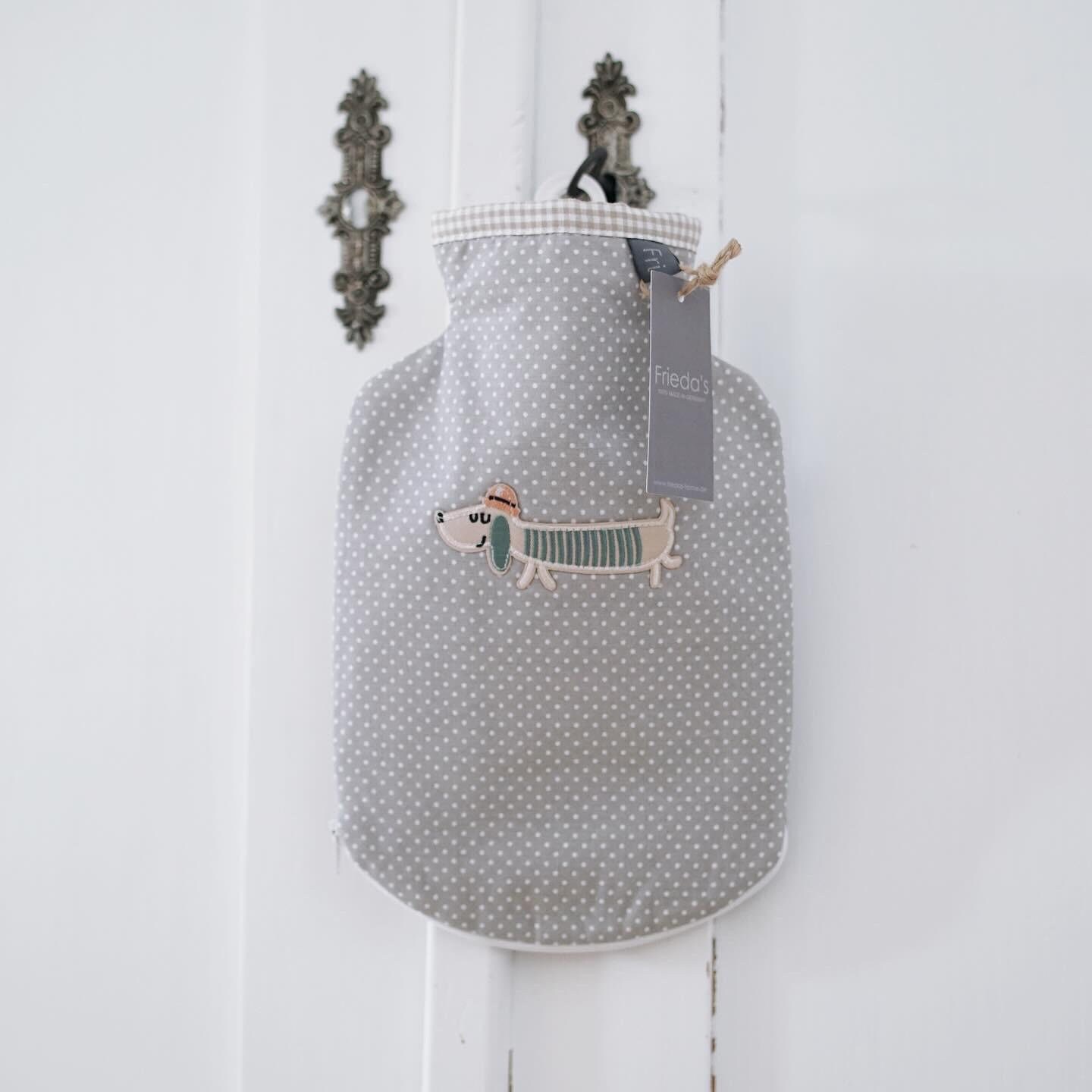 Wärmflaschenbezug Baby Kind 0, 8 L Wärmflasche Mädchen Junge Unisex Baumwolle Grau Weiß Pünktchenstoff Hundemotiv Applikation Wärmflaschenbezug Baby Kind 0, 8 L Wärmflasche Mädchen Junge Unisex Baumwolle Grau Weiß Pünktchenstoff Hundemotiv Applikation von FriedasManufactory