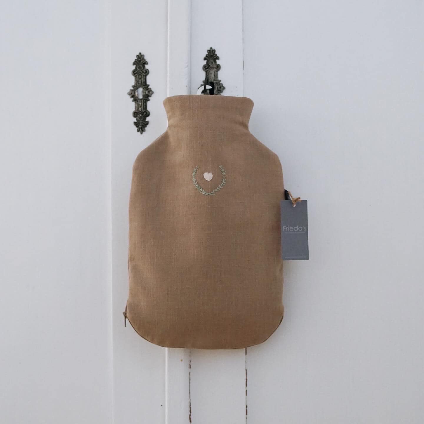 Wärmflaschenhülle Wärmflaschebezug Leinen Stickerei Braun Wärmflasche Wärmflaschenhülle Wärmflaschebezug Leinen Stickerei Braun Wärmflasche von FriedasManufactory