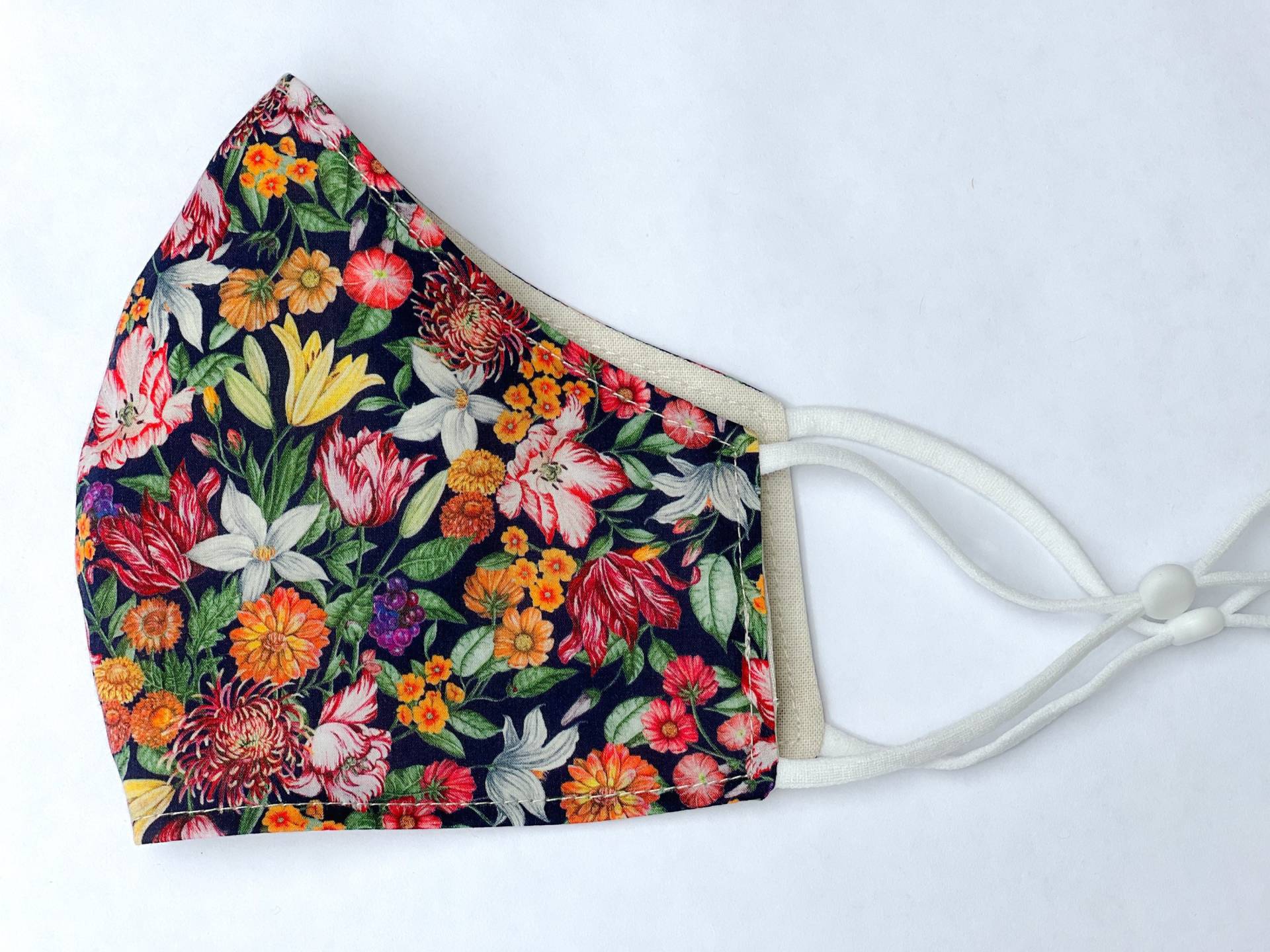 Herbstliche Liberty Print Gesichtsmaske, Verstellbare Maske, Atmungsaktive Maske Herbstliche Liberty Print Gesichtsmaske, Verstellbare Maske, Atmungsaktive Maske von FroMeIIU