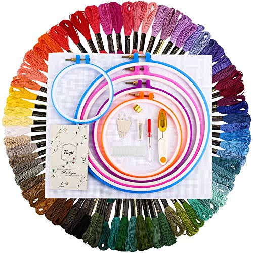 Fuyit Embroidery Starter Kit Stickpackung mit Kreuzstichwerkzeug 72 Farben Stickgarn, 5 Stück Kunststoff-Stickrahmen, 45 x 30 cm, 14 Stück Classic Reserve Aida von Fuyit