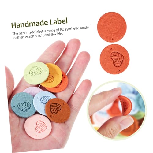 GALPADA 40 Stück Teiliges Handgefertigtes Leder Label Farben DIY Stoffetiketten mit Zwei Löchern zum Aufnähen Kleidung Strickwaren Taschen und Handarbeitsdekorationen GALPADA 40 Stück Teiliges Handgefertigtes Leder Label Farben DIY Stoffetiketten mit Zwei Löchern zum Aufnähen Kleidung Strickwaren Taschen und Handarbeitsdekorationen von GALPADA