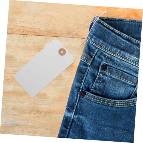 GARIOUANS 100 Stück Weiße Papier Preisschilder mit Draht zum Aufhängen Beschreibbare Vielseitige Blanko Etiketten für Kleidung Schuhe Taschen Langlebig und Professionell GARIOUANS 100 Stück Weiße Papier Preisschilder mit Draht zum Aufhängen Beschreibbare Vielseitige Blanko Etiketten für Kleidung Schuhe Taschen Langlebig und Professionell von GARIOUANS
