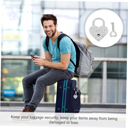 GARIOUANS Herzförmiges Liebesschloss aus Robustem Umweltfreundlichem Material Diamantverziert Rostfrei und Langlebig als Romantisches Geschenk und Dekorativer Anhänger für Taschen Koffer von GARIOUANS