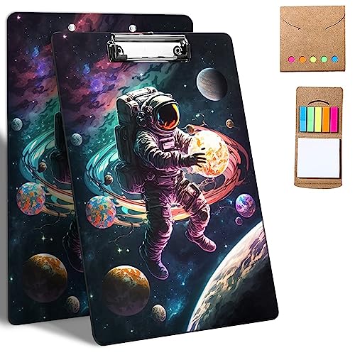 Kunststoff-Klemmbretter, 9 x 12,5 cm Klemmbretter mit flachem Profil-Clip, niedliches Klemmbrett, A4, Briefgröße für Klassenzimmer, Büro, Studenten, Frauen, Kinder, mit Notizen, Universum Space-Man Kunststoff-Klemmbretter, 9 x 12,5 cm Klemmbretter mit flachem Profil-Clip, niedliches Klemmbrett, A4, Briefgröße für Klassenzimmer, Büro, Studenten, Frauen, Kinder, mit Notizen, Universum Space-Man von GFRGTFHYT