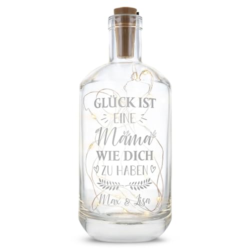 GRAVURZEILE Flaschenlicht mit Gravur - Personalisiert mit Name - Glück ist eine Mama wie dich zu haben - Deko mit LED Beleuchtung für Innen inkl. Lichterkette - Geschenke für Frauen zum Muttertag GRAVURZEILE Flaschenlicht mit Gravur - Personalisiert mit Name - Glück ist eine Mama wie dich zu haben - Deko mit LED Beleuchtung für Innen inkl. Lichterkette - Geschenke für Frauen zum Muttertag von GRAVURZEILE