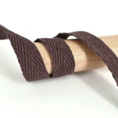 45,7 m Fischgrätenband, 100% Baumwollband, hochfestes Gürteltaschen-Etikettenband, Nähband, Schrägband, DIY-Bastelzubehör, Braun, 2,5 cm 45,7 m Fischgrätenband, 100% Baumwollband, hochfestes Gürteltaschen-Etikettenband, Nähband, Schrägband, DIY-Bastelzubehör, Braun, 2,5 cm von GTYFRD