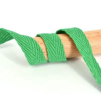 45,7 m Fischgrätenband, 100% Baumwollband, hochfestes Gürteltaschen-Etikettenband, Nähband, Schrägband, DIY-Bastelzubehör, Grün, 2 cm 45,7 m Fischgrätenband, 100% Baumwollband, hochfestes Gürteltaschen-Etikettenband, Nähband, Schrägband, DIY-Bastelzubehör, Grün, 2 cm von GTYFRD