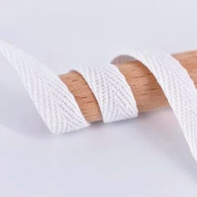 45,7 m Fischgrätenband, 100% Baumwollband, hochfestes Gürteltaschen-Etikettenband, Nähband, Schrägband, DIY-Bastelzubehör, Weiß, 2 cm 45,7 m Fischgrätenband, 100% Baumwollband, hochfestes Gürteltaschen-Etikettenband, Nähband, Schrägband, DIY-Bastelzubehör, Weiß, 2 cm von GTYFRD
