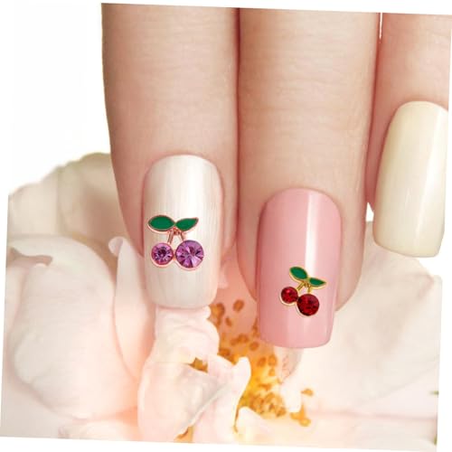 Gatuida 32 Stück Teiliges Nagel Charms mit Kreativen Kirsch Motiven Strahlenden Strasssteinen für Damen Maniküre DIY Nagelkunst Einfache Anwendung für Natürliche und Künstliche Nägel Gatuida 32 Stück Teiliges Nagel Charms mit Kreativen Kirsch Motiven Strahlenden Strasssteinen für Damen Maniküre DIY Nagelkunst Einfache Anwendung für Natürliche und Künstliche Nägel von Gatuida