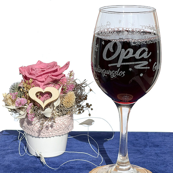 Personalisiertes graviertes Weinglas - Opa mit positiven lieben Worten Personalisiertes graviertes Weinglas - Opa mit positiven lieben Worten von Geburtstagsfee