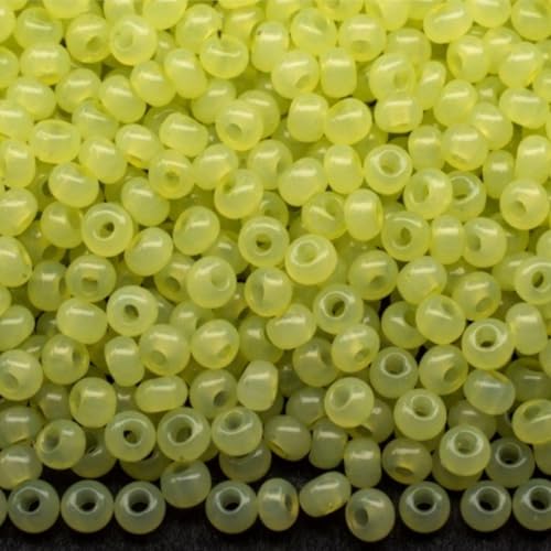 10/0 02253 Tschechische Glas-Rocailles Rocailles Grün Alabaster - Solgel gefärbt Verpackung 2250 Stück Gewicht 25 Gramm Perlen Größe 2,3 mm Zum Perlensticken und Herstellen von Schmuck 10/0 02253 Tschechische Glas-Rocailles Rocailles Grün Alabaster - Solgel gefärbt Verpackung 2250 Stück Gewicht 25 Gramm Perlen Größe 2,3 mm Zum Perlensticken und Herstellen von Schmuck von Generic