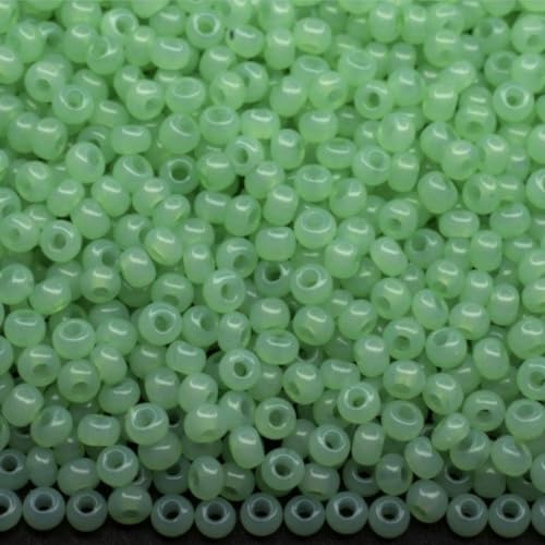 10/0 02261 Tschechische Glas-Rocailles Rocailles Grün Alabaster - Solgel gefärbt Verpackung 900 Stück Gewicht 10 Gramm Perlen Größe 2,3 mm Zum Perlensticken und Herstellen von Schmuck 10/0 02261 Tschechische Glas-Rocailles Rocailles Grün Alabaster - Solgel gefärbt Verpackung 900 Stück Gewicht 10 Gramm Perlen Größe 2,3 mm Zum Perlensticken und Herstellen von Schmuck von Generic