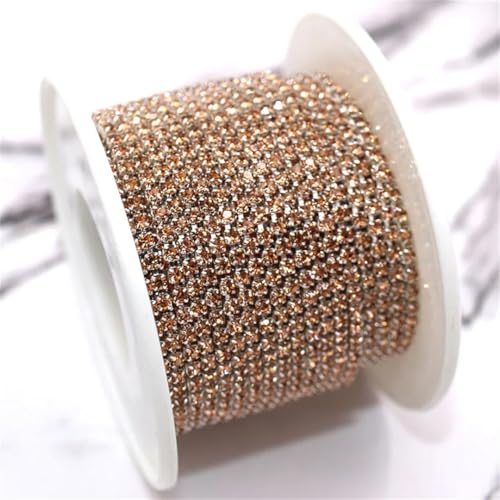 9,1 m Rolle Glaskristall-Strasssteine mit silberfarbener Basis, Cup-Kette zum Aufkleben von Kleidertaschen und Hochzeitskleid-Dekorationen 9,1 m Rolle Glaskristall-Strasssteine mit silberfarbener Basis, Cup-Kette zum Aufkleben von Kleidertaschen und Hochzeitskleid-Dekorationen von Generisch