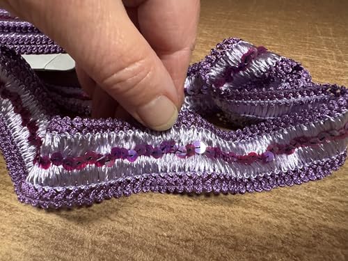 Bestickter Bordürenstoff mit Pailletten, Meterware, Violett Bestickter Bordürenstoff mit Pailletten, Meterware, Violett von Generisch