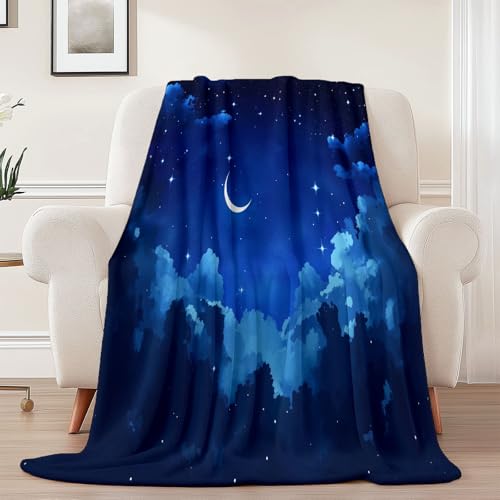 Generisch Weiche Kuscheldecke 150 x 200 cm fürs Kinderbett, Einfach Mond Wolken Thema Kuscheldecke Leichter Plüschstoff für Sofa Couch Schlafzimmer Wohnzi - Dunkelblau von Generisch