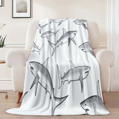 Generisch Weiche Kuscheldecke 220 x 240 cm fürs Kinderbett, Einfach Tier Hai Thema Kuscheldecke Leichter Plüschstoff für Sofa Couch Schlafzimmer Wohnzi - Weiß Grau Generisch Weiche Kuscheldecke 220 x 240 cm fürs Kinderbett, Einfach Tier Hai Thema Kuscheldecke Leichter Plüschstoff für Sofa Couch Schlafzimmer Wohnzi - Weiß Grau von Generisch