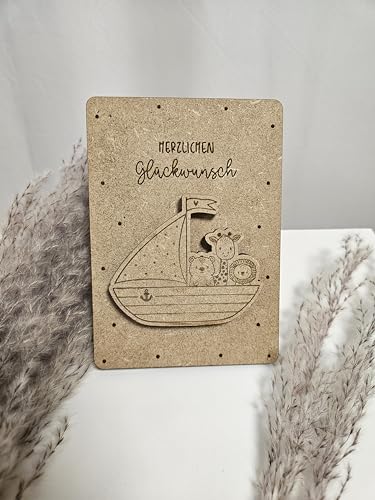 Handgefertigte Holzkarte zur Taufe, Segelboot-Design mit Tieren, Naturbraun, Glückwunschkarte (Herzlichen Glückwunsch) von Generisch