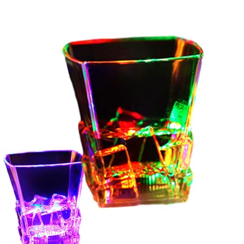 Leuchtbecher, leuchtet im Dunkeln, in mehreren Farben, PP-Party-Trinkbecher, leicht zu reinigen, für Silvester, Weihnachten, Geburtstag, Hochzeiten, Nachtclubs, 10 x 8 x 16 cm Leuchtbecher, leuchtet im Dunkeln, in mehreren Farben, PP-Party-Trinkbecher, leicht zu reinigen, für Silvester, Weihnachten, Geburtstag, Hochzeiten, Nachtclubs, 10 x 8 x 16 cm von Generisch