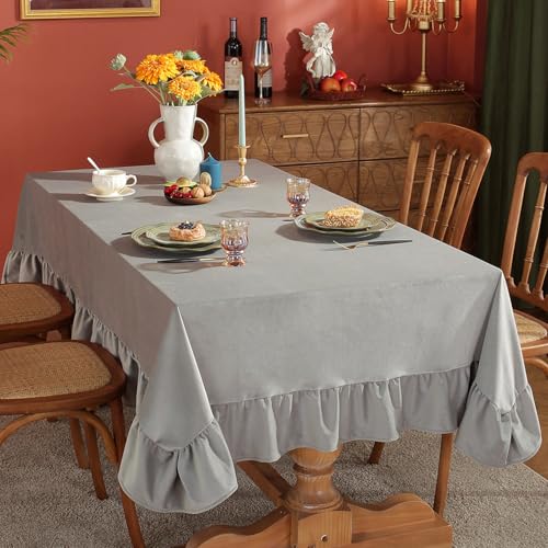 Samt-Tischdecke mit Rüschen, knitterfrei, waschbar, für Partys, Hochzeiten, Küchen und Esszimmer, 140 x 180 cm, rechteckig, Grau Samt-Tischdecke mit Rüschen, knitterfrei, waschbar, für Partys, Hochzeiten, Küchen und Esszimmer, 140 x 180 cm, rechteckig, Grau von Generisch
