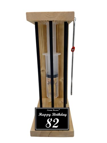 Originelle lustige Geldgeschenke zum 82. Geburtstag Geschenkideen für Männer Frauen - Eiserne Reserve Spritze - Geschenke verpacken Text s/w Happy Birthday 82 Originelle lustige Geldgeschenke zum 82. Geburtstag Geschenkideen für Männer Frauen - Eiserne Reserve Spritze - Geschenke verpacken Text s/w Happy Birthday 82 von Genial-Anders