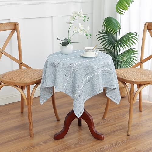 Gernaice Boho-Tischdecke, gestreift, klein, quadratisch, Premium-Leinen-Mischgewebe mit Cutwork-Stickerei, staubdicht, waschbar, Tischdecke für Kaffee, Nachttisch, Sofa, Beistelltische (blau) von Gernaice