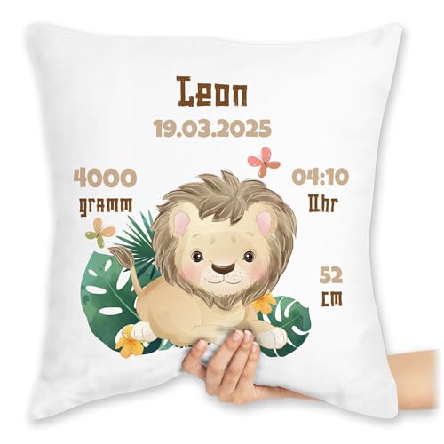 Kissen 40x40 Zierkissen - Zur Geburt - Geburtsgeschenk Löwe Datum Gewicht Uhrzeit Größe - 40 x 40 cm - Weiß - Baby personalisierte Babygeschenk neugeboren und Zeit kissenhülle löwen mädchen von Geschenk mit Namen personalisiert by Shirtracer