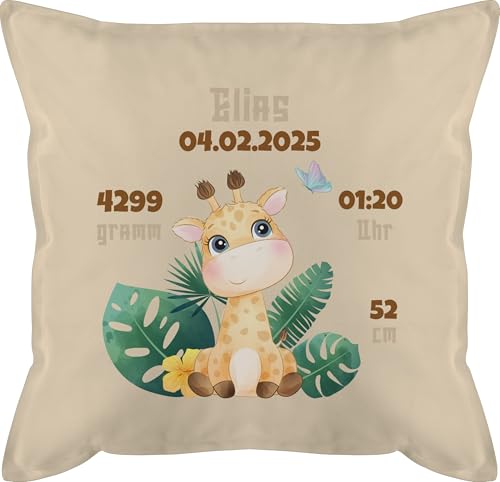 Kissen 50x50 - Geburtsgeschenk Giraffe personalisiert Datum Gewicht Uhrzeit Größe I Geschenk zur Geburt - 50 x 50 cm - Beige Natur - personalisiertes geburtskissen personalisierte Baby Giraffen von Geschenk mit Namen personalisiert by Shirtracer