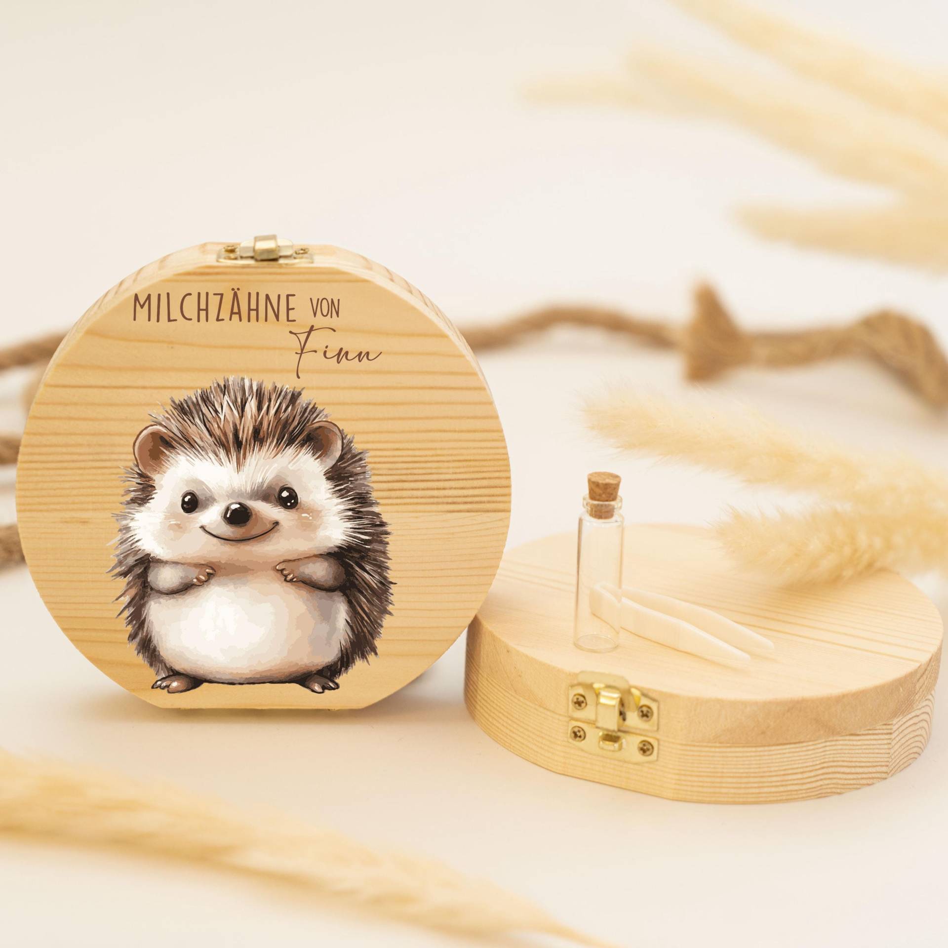Personalisierte Zahndose Mit Igelmotiv | Holz Erinnerungsbox Für Milchzähne Geschenk Zur Taufe & Geburt, Milchzähne, Zahnfee Personalisierte Zahndose Mit Igelmotiv | Holz Erinnerungsbox Für Milchzähne Geschenk Zur Taufe & Geburt, Milchzähne, Zahnfee von GeschenkeFabrikShop