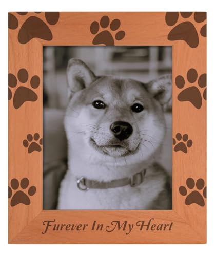 Gifts For All By Rachel Olevia Sentimentaler Bilderrahmen "Pet Berevement Forever In My Heart", Holz, graviert, 20,3 x 25,4 cm, Hochformat von Gifts For All By Rachel Olevia