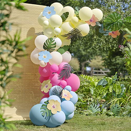 Blau, Rosa, Grün und Gelb Hawaii-Tiki-Ballonbogen mit tropischen Blumen und Blattwerk von Ginger Ray