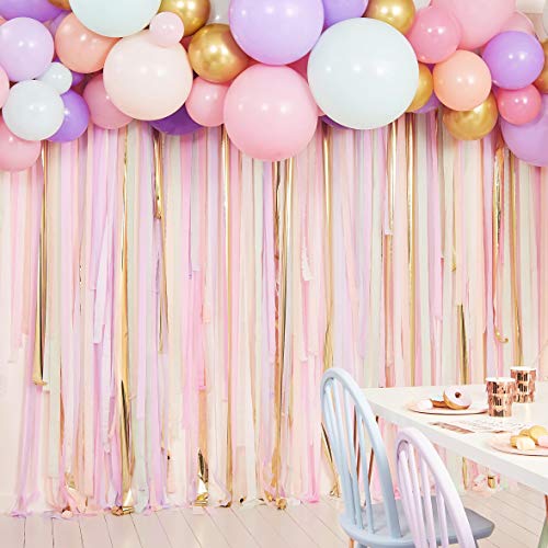 Ginger Ray Party-Hintergrund mit Luftschlangen und Ballon, Pastellfarben von Ginger Ray